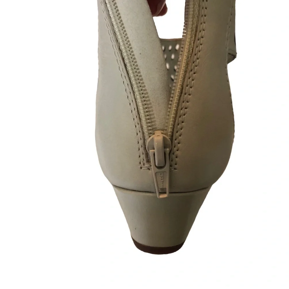 Collection by Clark’s. Abigail Ruby in Ivory. Perforated leather‎ wedges. 8.5